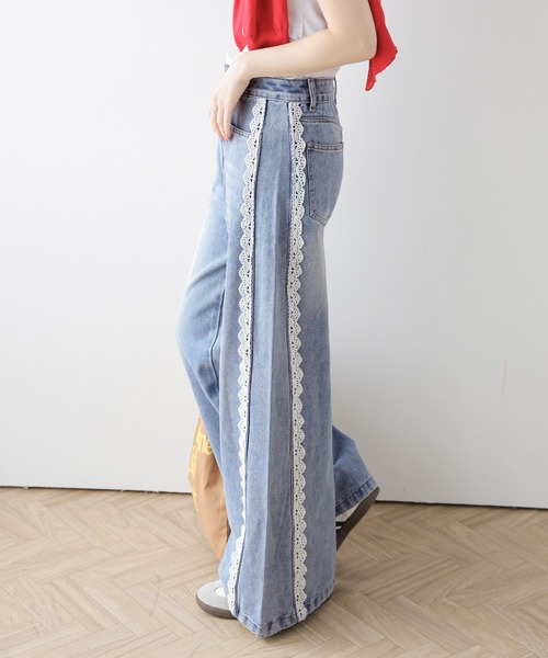AMELY(エミリー)の「レースデザインワイドデニムパンツ(デニムパンツ・レディース・ライトブルー・M/L)」の9枚目の写真