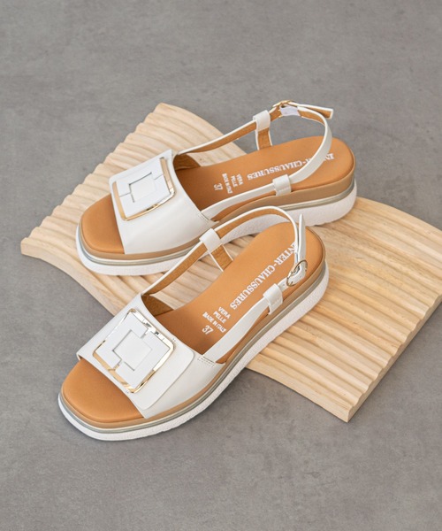 inter-chaussures(インターショシュール)の「【INTER-CHAUSSURES】バックルウエッジバックバンドサンダル(I62100)(サンダル・レディース・ホワイト/ブラック/シルバー・37/36/35/39)」の1枚目の写真