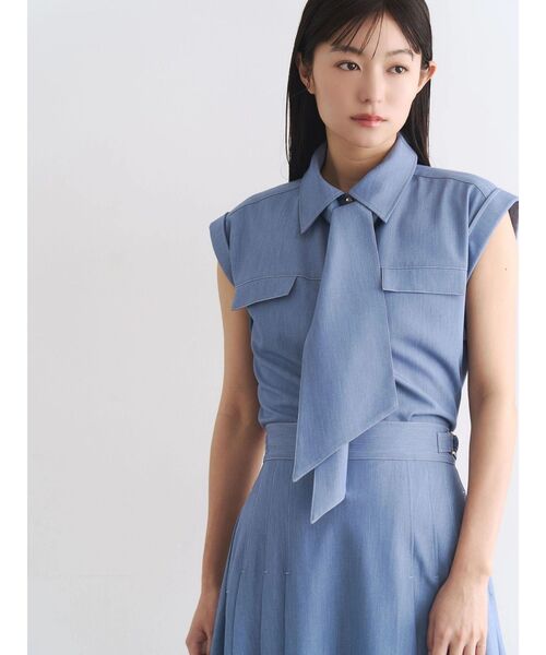 TONAL（トーナル）の「デニムライクボウタイフレンチブラウス（シャツ/ブラウス・レディース・オフホワイト/インディゴブルー・MEDIUM）」の19枚目の写真