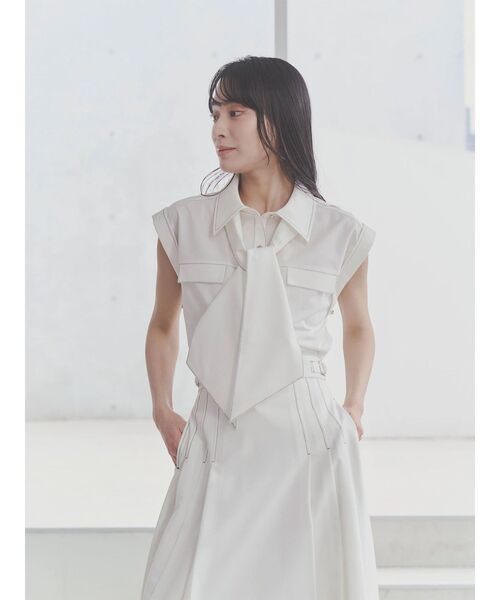 TONAL（トーナル）の「デニムライクボウタイフレンチブラウス（シャツ/ブラウス・レディース・オフホワイト/インディゴブルー・MEDIUM）」の10枚目の写真
