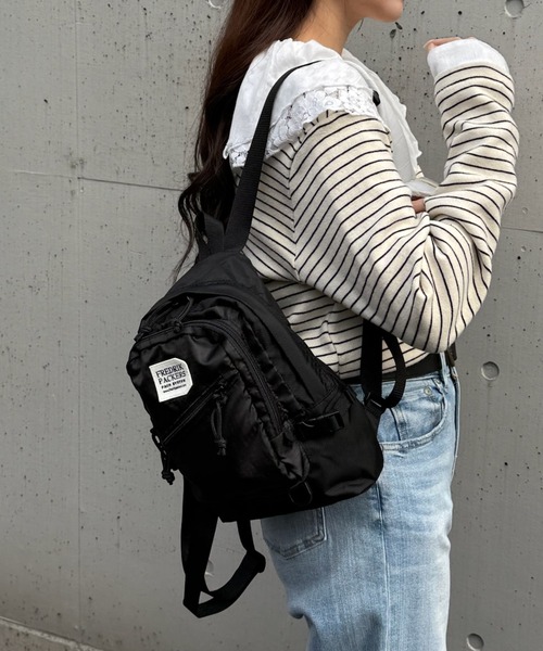 FREDRIK PACKERS(フレドリックパッカーズ)の「【FREDRIK PACKERS】DUAL SACK デュアルサック / ミニリュック /ミニバックパック(バックパック/リュック・レディース・ブラック・FREE)」の3枚目の写真