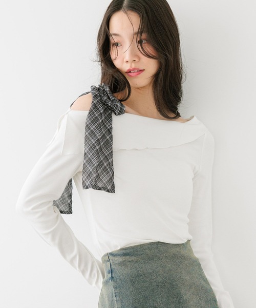 Heather（ヘザー）の「オフショルリボンカットソー　668902（Tシャツ/カットソー・レディース・グレー/オフホワイト/ブラック・FREE）」の4枚目の写真