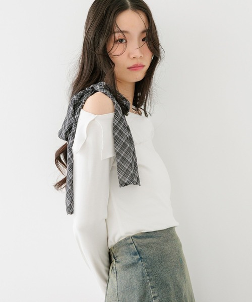 Heather（ヘザー）の「オフショルリボンカットソー　668902（Tシャツ/カットソー・レディース・グレー/オフホワイト/ブラック・FREE）」の6枚目の写真