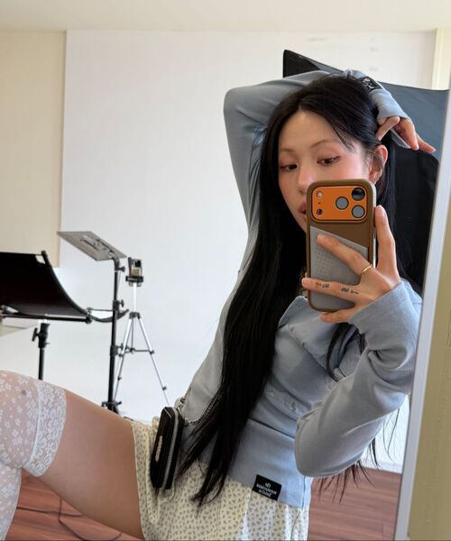 THE MYSTERIOUS HOTEL（ザミステリアスホテル）の「SHIRRING 88 BUTTON SLEEVE [BLUE]（Tシャツ/カットソー・レディース・その他・FREE）」の5枚目の写真