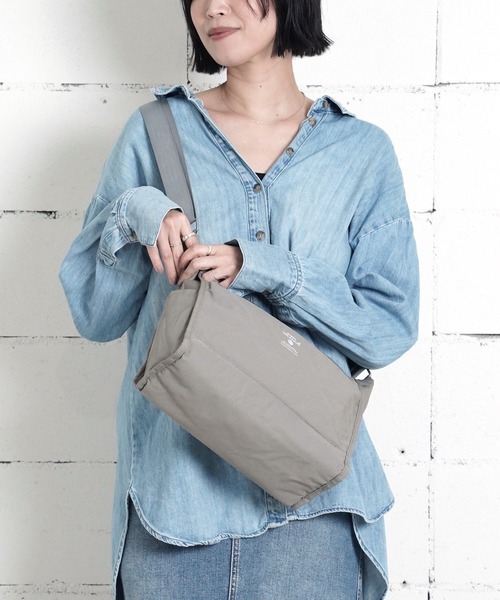 anello（アネロ）の「"02"≪anello GRANDE≫CABIN/キャビン 10ポケット ショルダーバッグ（ショルダーバッグ・レディース・ネイビー/グレイッシュベージュ/ブラック/ダークグレー・ONE SIZE）」の10枚目の写真