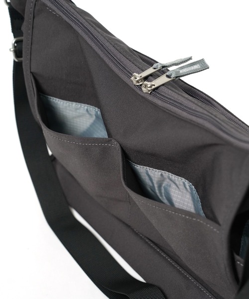 anello（アネロ）の「"02"≪anello GRANDE≫CABIN/キャビン 10ポケット ショルダーバッグ（ショルダーバッグ・レディース・ネイビー/グレイッシュベージュ/ブラック/ダークグレー・ONE SIZE）」の21枚目の写真