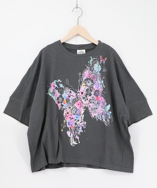 ScoLar(スカラー)の「161647:水彩タッチ花蝶プリントTシャツ(Tシャツ/カットソー・レディース・ブルー/チャコールグレー/オフホワイト・M)」の3枚目の写真