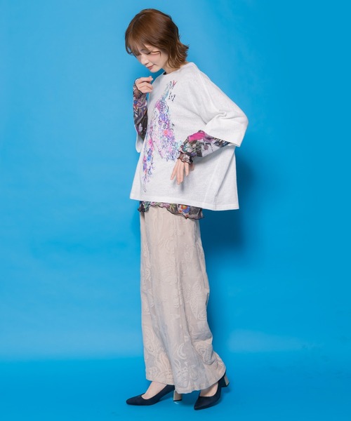 ScoLar(スカラー)の「161647:水彩タッチ花蝶プリントTシャツ(Tシャツ/カットソー・レディース・ブルー/チャコールグレー/オフホワイト・M)」の6枚目の写真