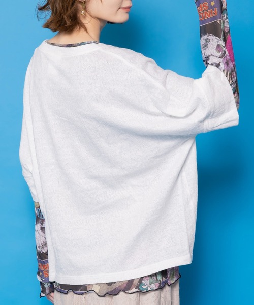 ScoLar(スカラー)の「161647:水彩タッチ花蝶プリントTシャツ(Tシャツ/カットソー・レディース・ブルー/チャコールグレー/オフホワイト・M)」の8枚目の写真
