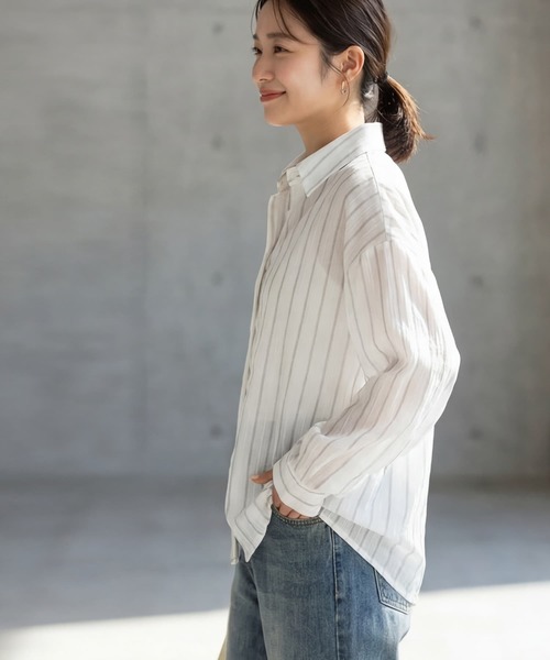 STYLE DELI(スタイルデリ)の「エアリーストライプ柄シャツ(シャツ/ブラウス・レディース・ピンク/ホワイト・FREE)」の4枚目の写真