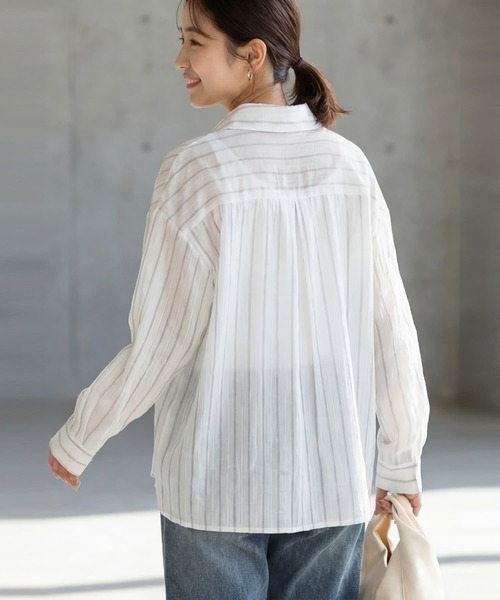 STYLE DELI(スタイルデリ)の「エアリーストライプ柄シャツ(シャツ/ブラウス・レディース・ピンク/ホワイト・FREE)」の5枚目の写真