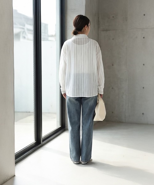 STYLE DELI(スタイルデリ)の「エアリーストライプ柄シャツ(シャツ/ブラウス・レディース・ピンク/ホワイト・FREE)」の6枚目の写真