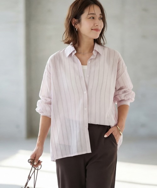 STYLE DELI(スタイルデリ)の「エアリーストライプ柄シャツ(シャツ/ブラウス・レディース・ピンク/ホワイト・FREE)」の7枚目の写真