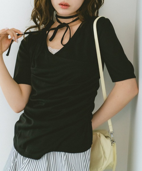 VANNIE U（ヴァニーユー）の「ドレープカシュクールトップス（Tシャツ/カットソー・レディース・ブラック/アイボリー・FREE）」の2枚目の写真