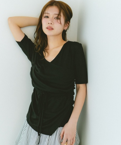 VANNIE U（ヴァニーユー）の「ドレープカシュクールトップス（Tシャツ/カットソー・レディース・ブラック/アイボリー・FREE）」の20枚目の写真