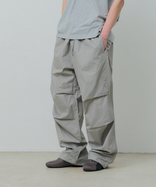 DESIRED（デシレッド）の「グロッシーワイドパンツ-FBSK2211C0E（スウェットパンツ・メンズ・ライトグレー・MEDIUM/LARGE/X-LARGE）」の3枚目の写真