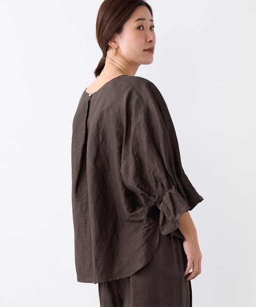 MICA&DEAL（マイカ＆ディール）の「タックスリーブブラウス〈セットアップ対応〉（シャツ/ブラウス・レディース・オフホワイト/チャコールグレー/ブラウン・FREE）」の15枚目の写真