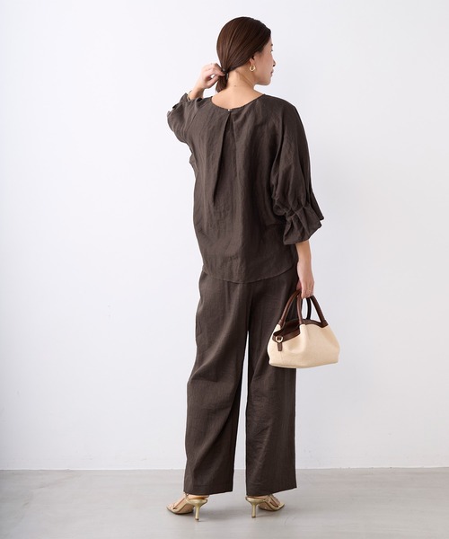 MICA&DEAL（マイカ＆ディール）の「タックスリーブブラウス〈セットアップ対応〉（シャツ/ブラウス・レディース・オフホワイト/チャコールグレー/ブラウン・FREE）」の21枚目の写真