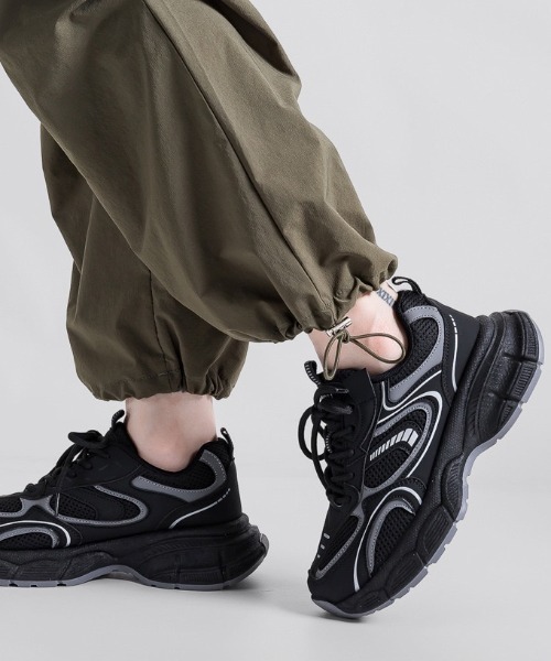 yuue' ( wear )(ユーイ)の「厚底ボリュームダッドスニーカー/スポーツシューズ(スニーカー・レディース・シルバー/ブラック・24.5cm/23.5cm)」の3枚目の写真