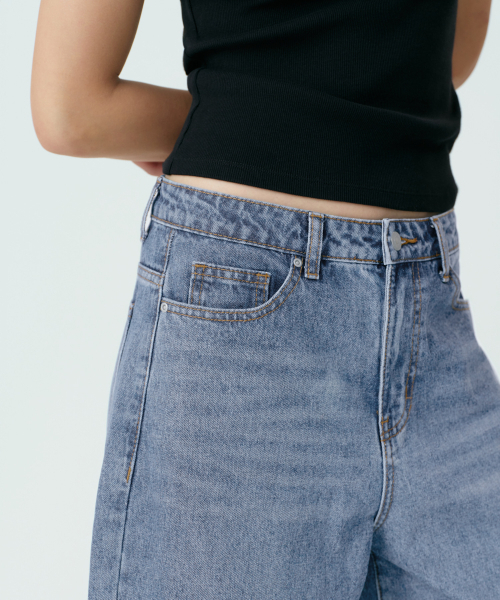 MUSINSA STANDARD WOMAN（ムシンサスタンダードウーマン）の「ウィメンズカーブドデニムパンツ[ライトインディゴ]（デニムパンツ・レディース・その他・30/24/25/26/27/28/29）」の12枚目の写真
