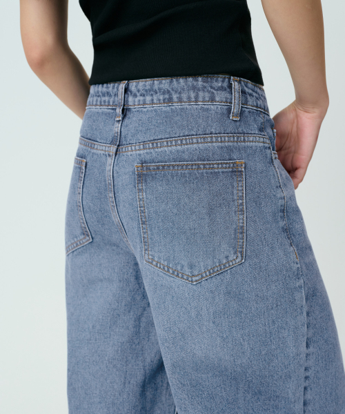 MUSINSA STANDARD WOMAN（ムシンサスタンダードウーマン）の「ウィメンズカーブドデニムパンツ[ライトインディゴ]（デニムパンツ・レディース・その他・30/24/25/26/27/28/29）」の13枚目の写真
