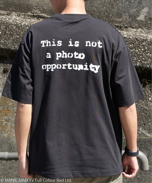VENCEEXCHANGE(ヴァンスエクスチェンジ)の「【接触冷感】Banksy バンクシー Girl with Balloon プリントT(Tシャツ/カットソー・メンズ・ブラック/チャコール/アイボリー・L/M/LL)」の13枚目の写真