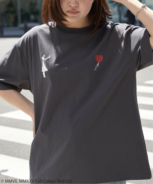 VENCEEXCHANGE(ヴァンスエクスチェンジ)の「【接触冷感】Banksy バンクシー Girl with Balloon プリントT(Tシャツ/カットソー・メンズ・ブラック/チャコール/アイボリー・L/M/LL)」の21枚目の写真