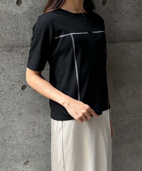 CIEL'AIR（シエルエアー）の「PIPING HOOK TOP（ﾊﾟｲﾋﾟﾝｸﾞﾎｯｸﾄｯﾌﾟ）（Tシャツ/カットソー・レディース・ブラック/アイボリー・FREE）」の5枚目の写真