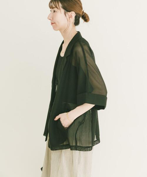 ITEMS URBANRESEARCH(アイテムズ アーバンリサーチ)の「メッシュ半袖ジャケット(ノーカラージャケット・レディース・ベージュ/ブラック・FREE)」の3枚目の写真