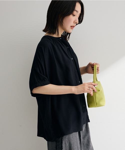 Green Parks(グリーンパークス)の「【WEB限定】アソート柄さらっとレーヨンブラウスⅡ(シャツ/ブラウス・レディース・その他14/ブラック/ストライプ/サックスブルー系1/ブラック系その他・FREE)」の2枚目の写真