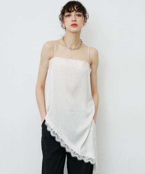 uyu.(ウユ)の「Dot Pattern Asymmetry Lace Camisole Dress/ドット柄アシンメトリーレースキャミワンピース(キャミソール・レディース・ホワイト/ブラック・FREE)」の2枚目の写真