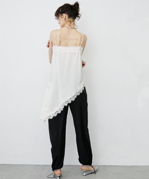 uyu.(ウユ)の「Dot Pattern Asymmetry Lace Camisole Dress/ドット柄アシンメトリーレースキャミワンピース(キャミソール・レディース・ホワイト/ブラック・FREE)」の11枚目の写真