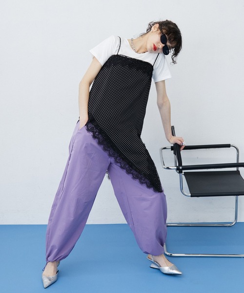 uyu.(ウユ)の「Dot Pattern Asymmetry Lace Camisole Dress/ドット柄アシンメトリーレースキャミワンピース(キャミソール・レディース・ホワイト/ブラック・FREE)」の22枚目の写真