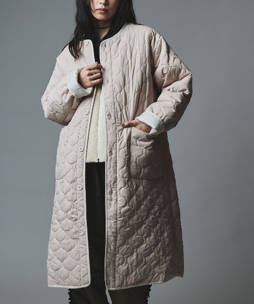W:Huku(フーク)の「オニオン キルト ロング コート ボアベスト セット / Onion Quilt Long Coat Set(ダウンジャケット/コート・レディース・カーキ/ライトベージュ/ブラック・FREE)」の2枚目の写真