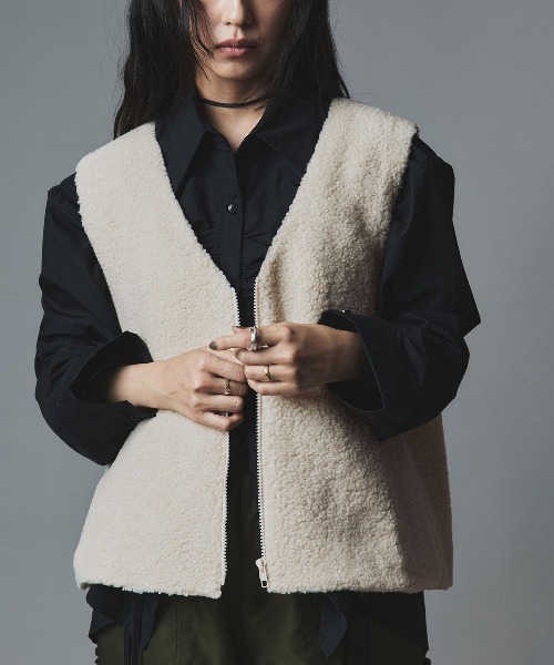 W:Huku(フーク)の「オニオン キルト ロング コート ボアベスト セット / Onion Quilt Long Coat Set(ダウンジャケット/コート・レディース・カーキ/ライトベージュ/ブラック・FREE)」の4枚目の写真