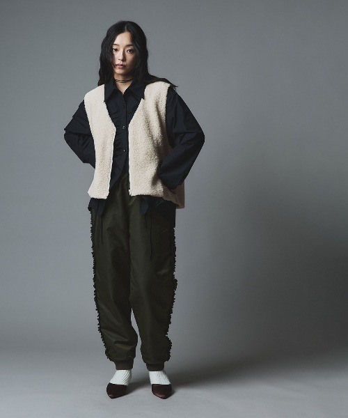W:Huku(フーク)の「オニオン キルト ロング コート ボアベスト セット / Onion Quilt Long Coat Set(ダウンジャケット/コート・レディース・カーキ/ライトベージュ/ブラック・FREE)」の7枚目の写真