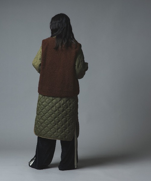 W:Huku(フーク)の「オニオン キルト ロング コート ボアベスト セット / Onion Quilt Long Coat Set(ダウンジャケット/コート・レディース・カーキ/ライトベージュ/ブラック・FREE)」の9枚目の写真