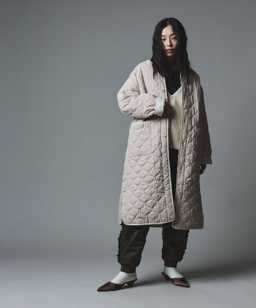 W:Huku(フーク)の「オニオン キルト ロング コート ボアベスト セット / Onion Quilt Long Coat Set(ダウンジャケット/コート・レディース・カーキ/ライトベージュ/ブラック・FREE)」の19枚目の写真