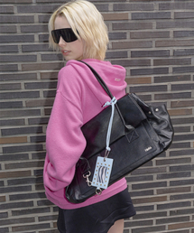 Kira / Black