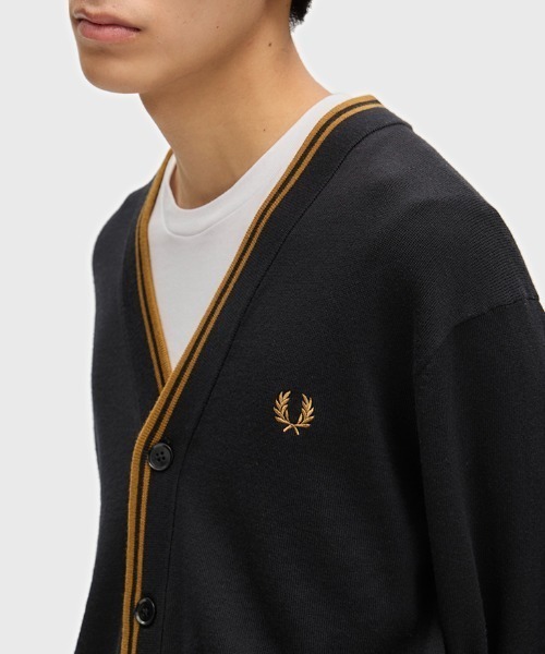 FRED PERRY(フレッドペリー)の「【先行予約受付中】Classic Cardigan/クラシックカーディガン(カーディガン/ボレロ・メンズ・ブラック/ブラウン・S/M/L)」の4枚目の写真