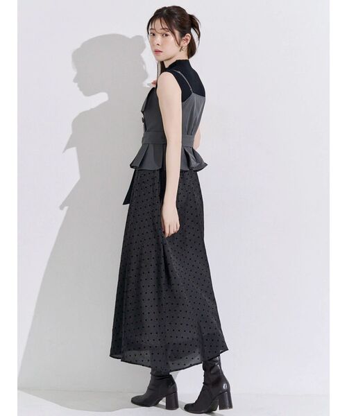 MERCURYDUO(マーキュリーデュオ)の「トレンチビスチェ異素材ドッキングキャミワンピース(ワンピース・レディース・ベージュ/チャコールグレー・MEDIUM/SMALL)」の5枚目の写真