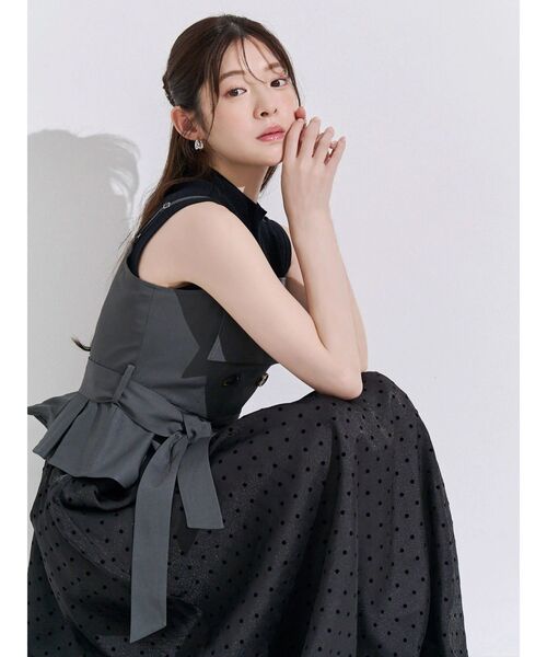 MERCURYDUO(マーキュリーデュオ)の「トレンチビスチェ異素材ドッキングキャミワンピース(ワンピース・レディース・ベージュ/チャコールグレー・MEDIUM/SMALL)」の7枚目の写真