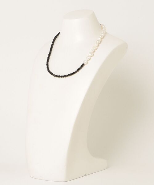 PRANK PROJECT(プランクプロジェクト)の「バロックパール×オニキスネックレス / Baroque Pearl × Onyx Necklace(ネックレス・レディース・マルチ・FREE)」の2枚目の写真