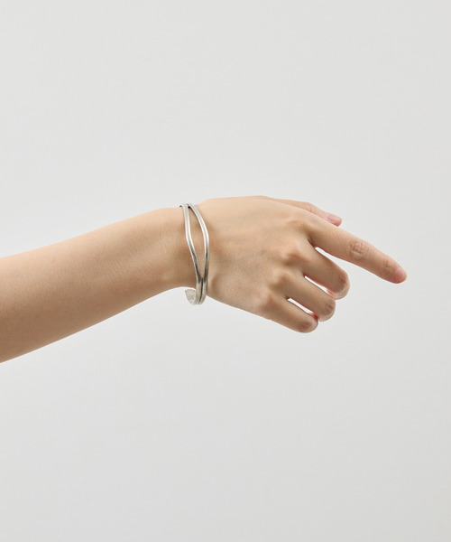And A(アンドエー)の「And A アンドエー / SVPT BANGLE シルバー925プレーティングバングル / AA-BG-09(バングル/リストバンド・メンズ・シルバー・FREE)」の3枚目の写真