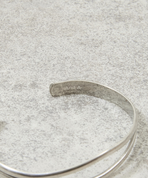 And A(アンドエー)の「And A アンドエー / SVPT BANGLE シルバー925プレーティングバングル / AA-BG-09(バングル/リストバンド・メンズ・シルバー・FREE)」の7枚目の写真