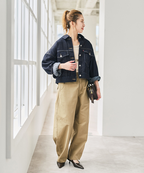Spick & Span(スピックアンドスパン)の「《別注 / 》LEVI’S for Spick & Span LOOSE CROP TRUCKER(デニムジャケット・レディース・ネイビー・SMALL)」の22枚目の写真