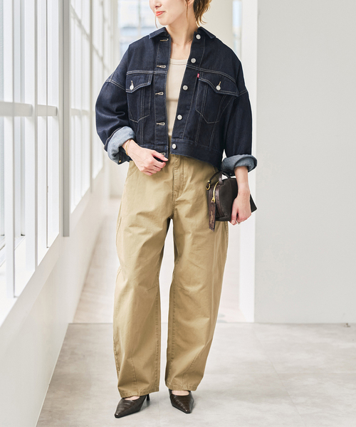 Spick & Span(スピックアンドスパン)の「《別注 / 》LEVI’S for Spick & Span LOOSE CROP TRUCKER(デニムジャケット・レディース・ネイビー・SMALL)」の2枚目の写真