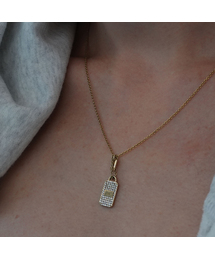 DENU（デヌ）の「Delicate Crystal Nameplate Necklace [Pave]（ネックレス）」