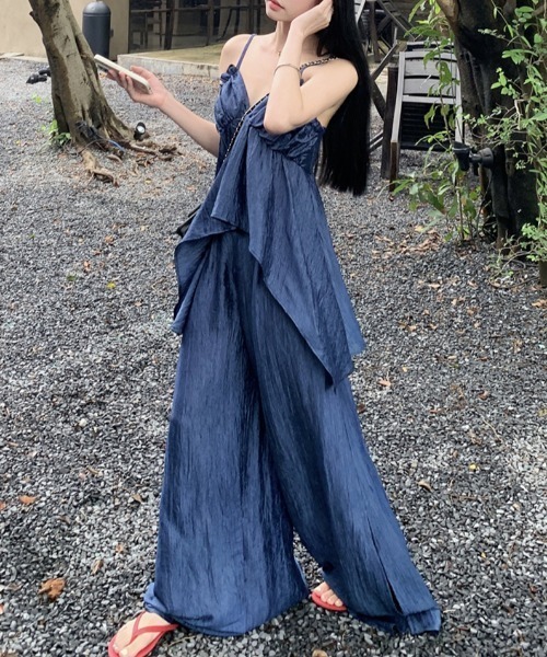 FAVORITO(ファヴォリート)の「キャミソールワイドパンツセットアップ(セットアップ・レディース・ブルー・S/M/L)」の1枚目の写真