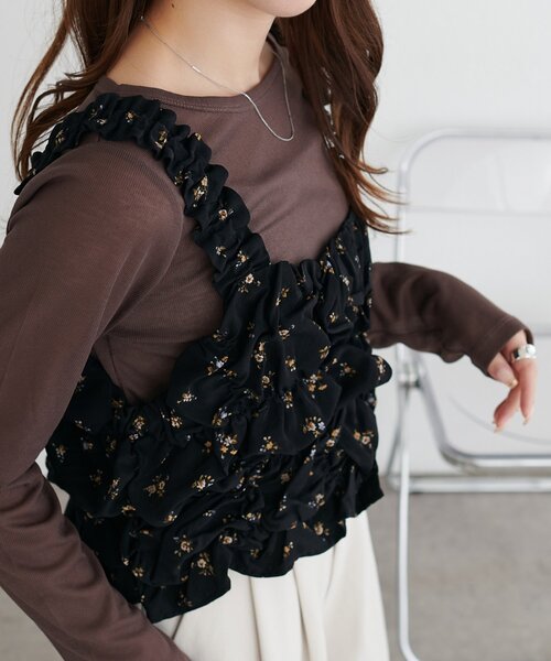 DISCOAT(ディスコート)の「【WEB限定】花柄シャーリングビスチェ(キャミソール・レディース・ブラウン/ブラック・FREE)」の5枚目の写真